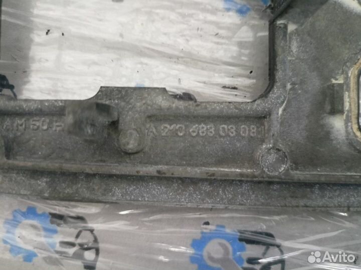 Декоративная накладка торпеды Mercedes E320 W210