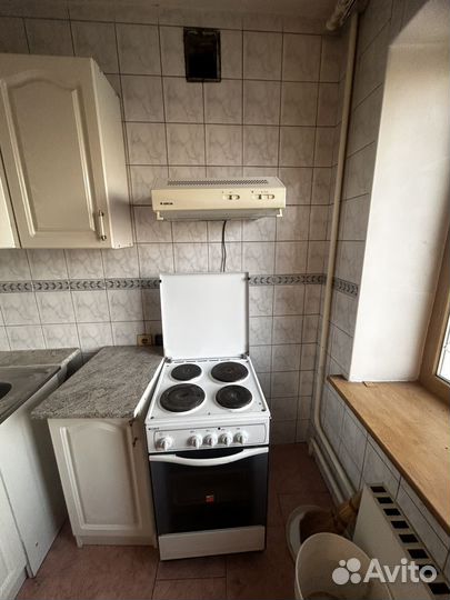Плита электрическаяи вытяжка б/у