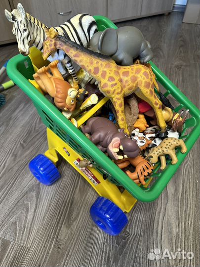 Звери деагостини с тележкой садовой