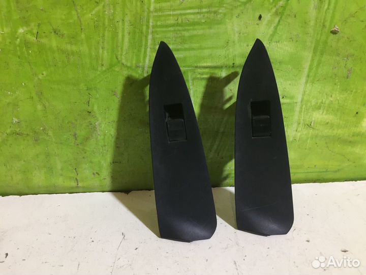 Кнопка стеклоподъемника Toyota RAV4 Corolla E150