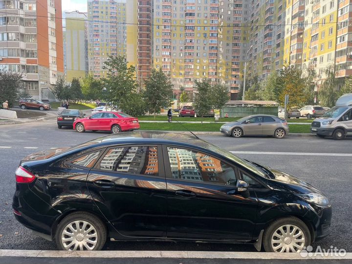 Ford Fiesta 1.6 AMT, 2015, 200 000 км