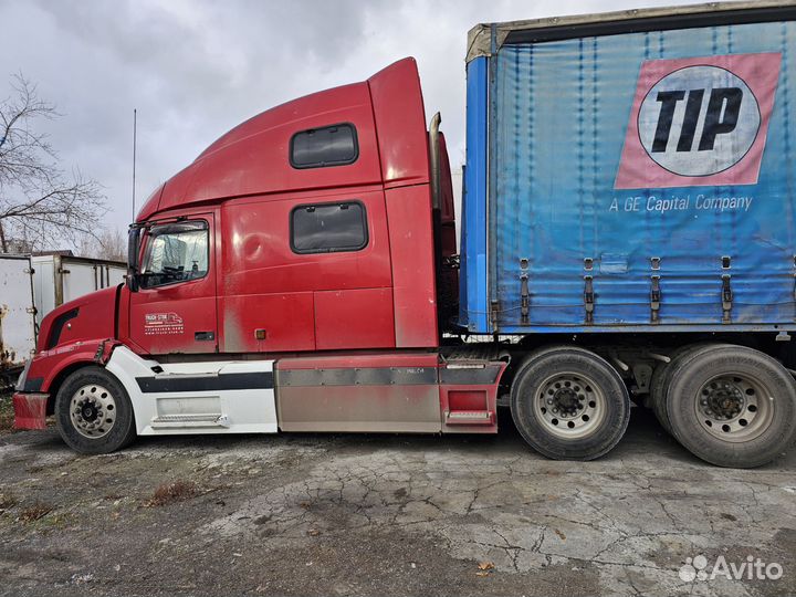 Шасси Volvo VNL 670, 2004