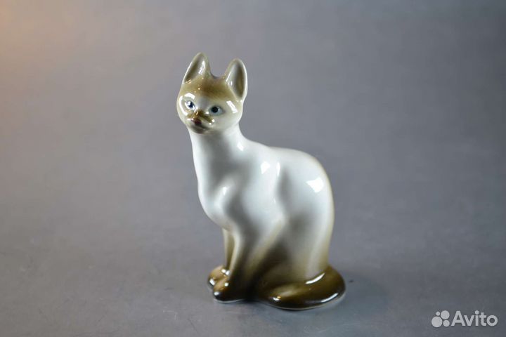 Сиамский кот фарфоровая статуэтка