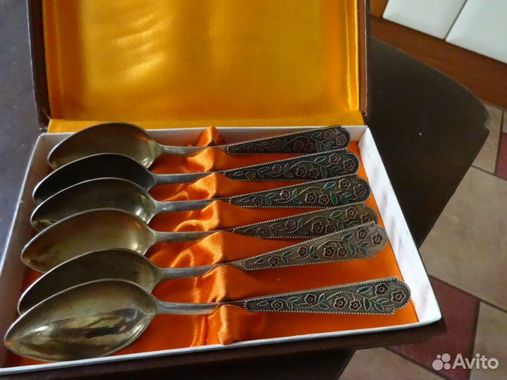 Серебряные чайные ложки