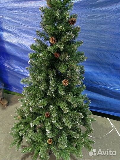 Искуственная пушистая ёлка