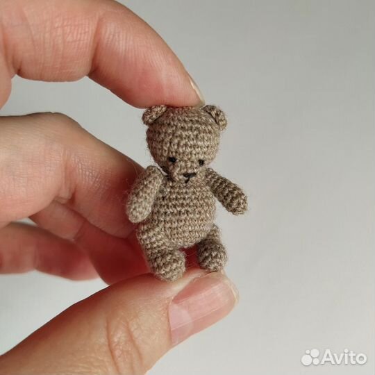 Мишка 3,5 см. Миниатюра вязаная