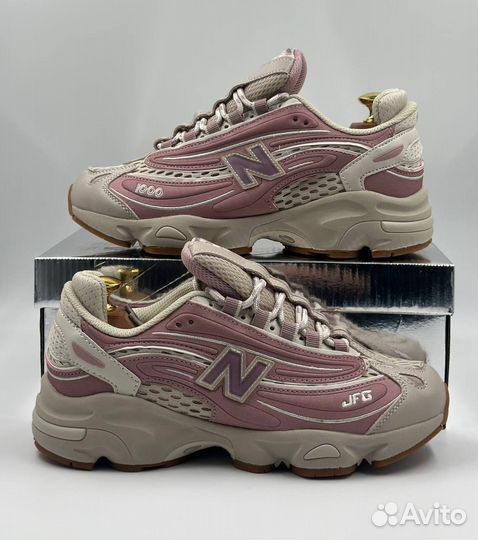 Женские кроссовки New Balance 1000