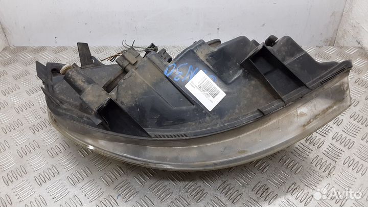 Фара левая Renault Scenic 2 2005 7701064132