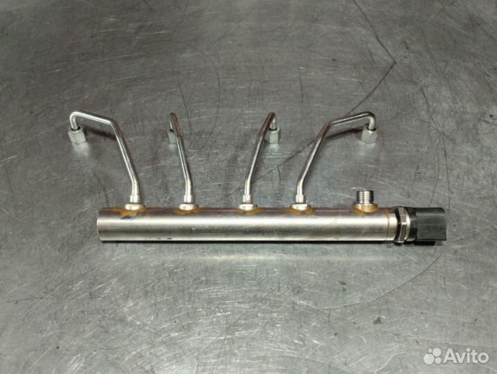 Топливная рампа Bmw 5 Series F10 N20B20A 2011