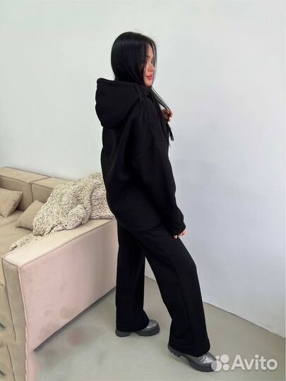 Спортивный костюм женский