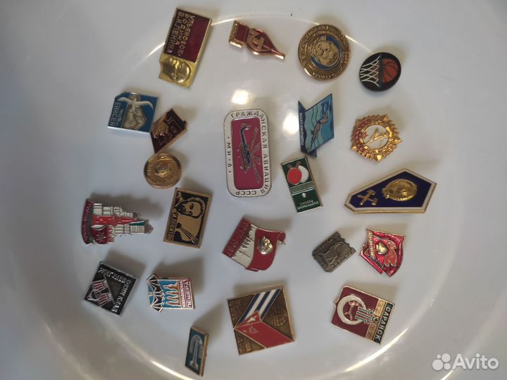 Значки и медали СССР