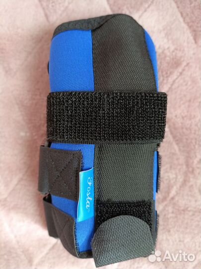 Бандаж на лучезапястный сустав правый М