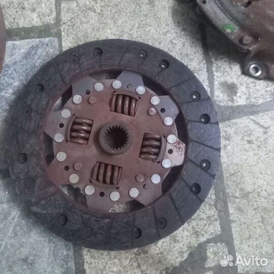 Маховик со сцеплением тойота авенсис