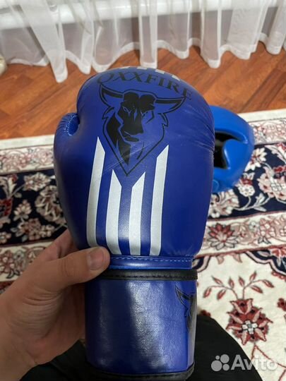 Боксерские перчаткии шлем