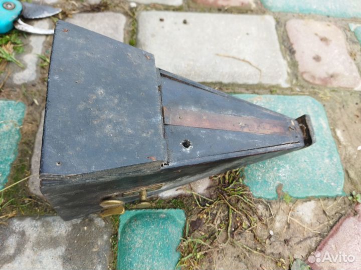 Метроном старинный