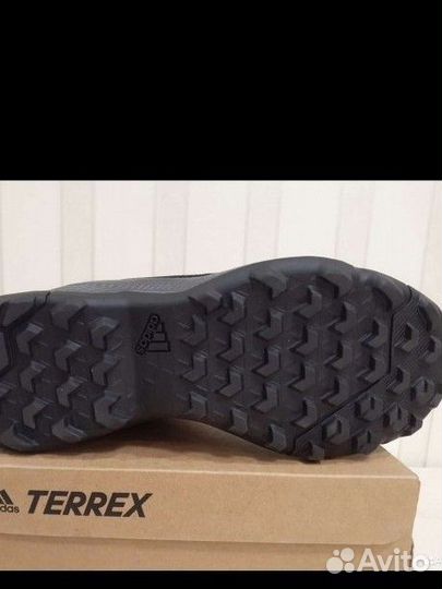 Зимние кроссовки Adidas mid gtx