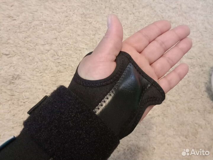 Ортез на лучезапястный сустав для левой и правой р