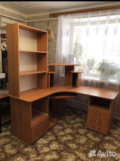 Компьютерный стол