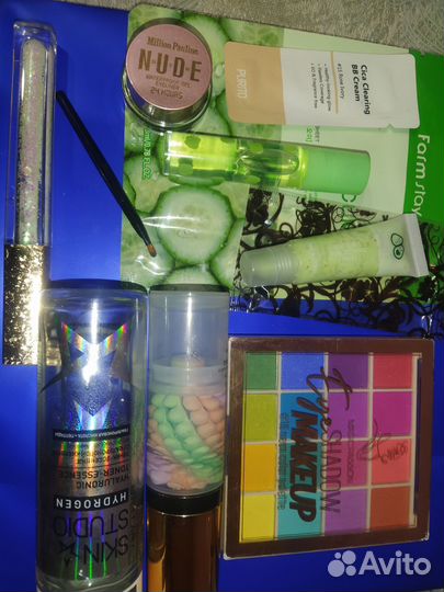 Набор косметики декоративной и уходовой