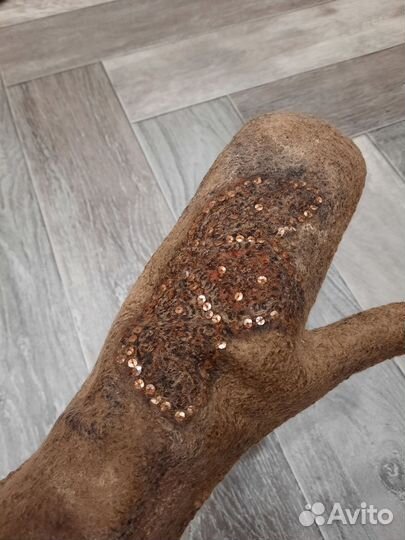 Рукавицы валяные коричневые