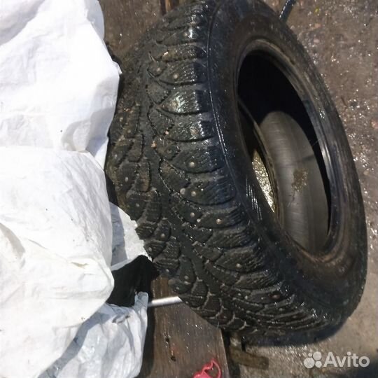 Bridgestone Blizzak Spike-01 185/65 R15