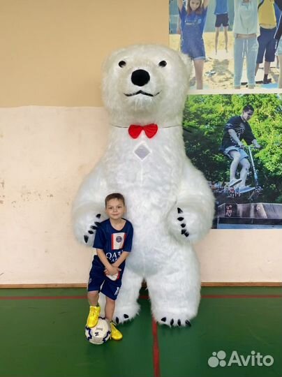 Поздравление от большого белого медведя