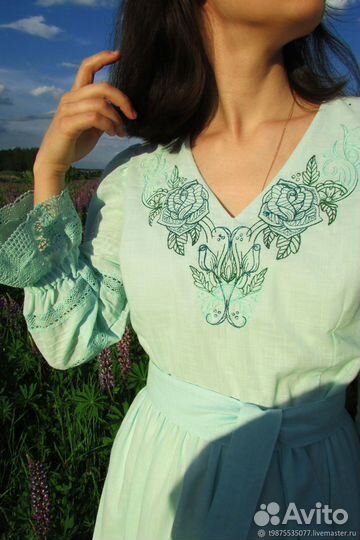 Платье льняное мятное с вышивкой
