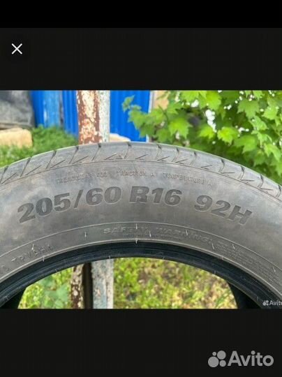 Kumho Ecsta HS51 205/60 R16 92B