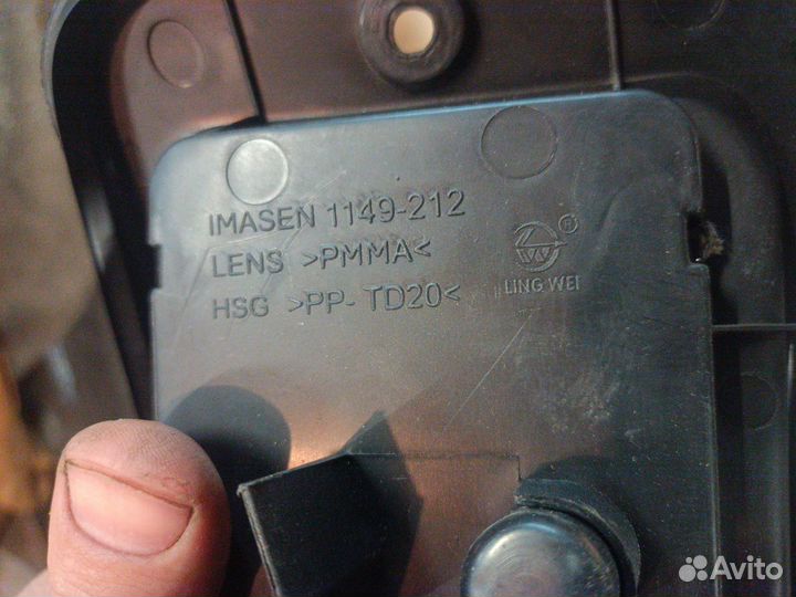 Фонарь задний левый Митцубиси Паджеро 3 Mitsubishi