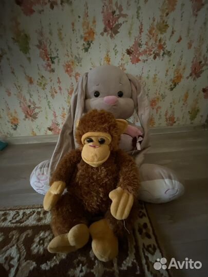 Игрушка заяц и мартышка