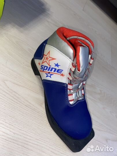 Лыжные ботинки spine