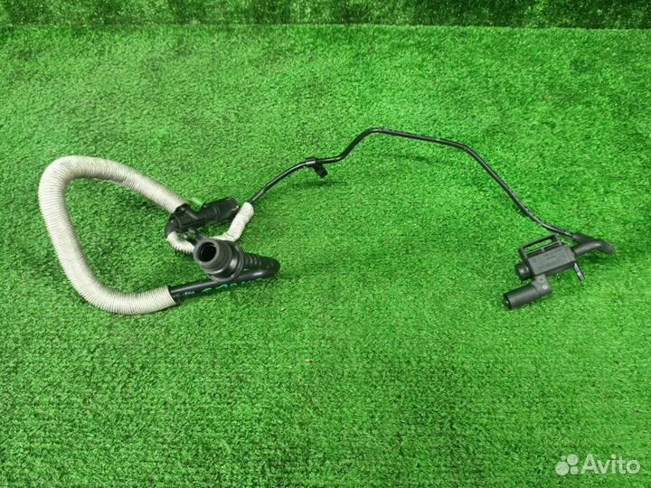 Трубка вакуумная с клапаном Audi Tt 8J CDA 1.8