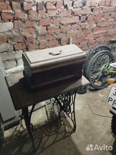 Швейная машинка сингер