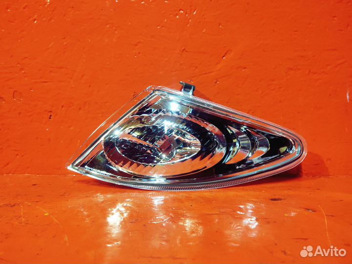 Габарит левый mazda premacy CP*