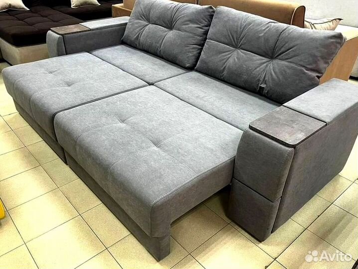 Уникальный диван со столом и ящиками