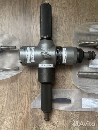 Пневматическая вальцовочная машина BM-500