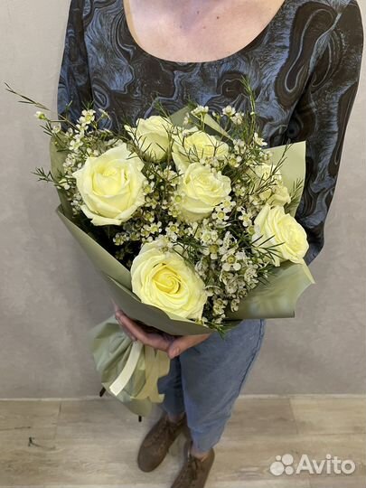 Розы букет живые цветы подарок