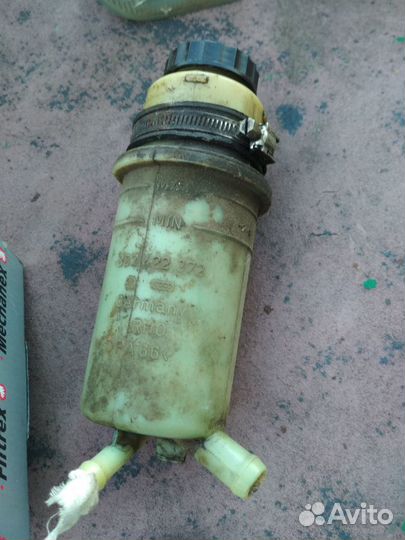 Бачок гур VW passat B4 Б4 Б3 VAG357422372