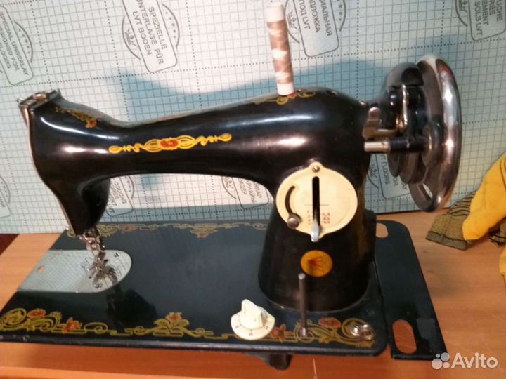 Швейная машина Подольск ручная