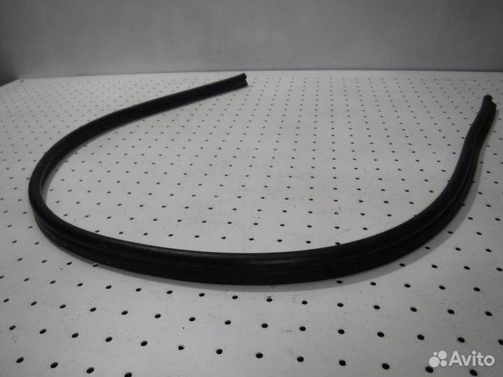 Уплотнительная резинка жабо Kia Ceed