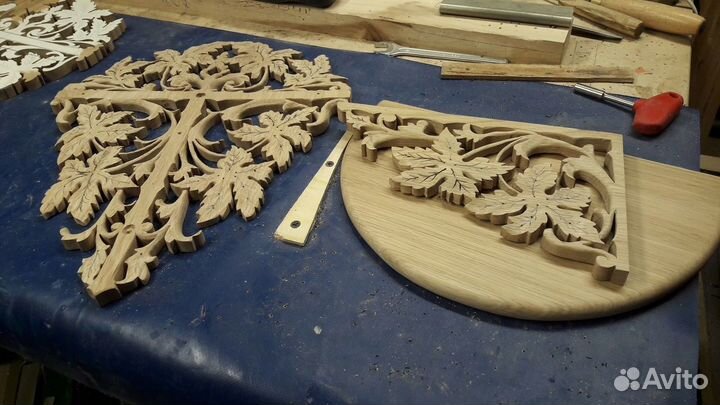 Полочканастенная кленовыйлист ручная работа резьба