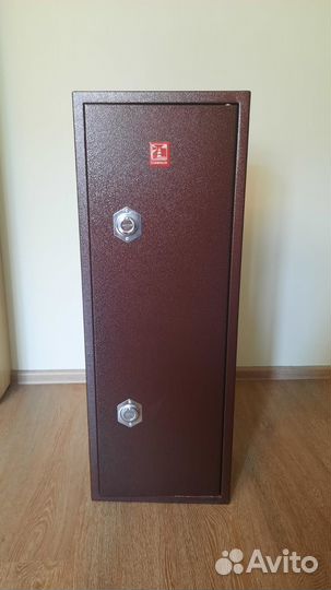 Оружейный сейф, высота 80/ширина 30/глубина 20