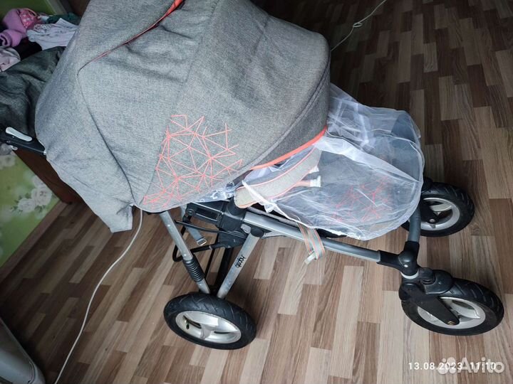 Коляска прогулочная