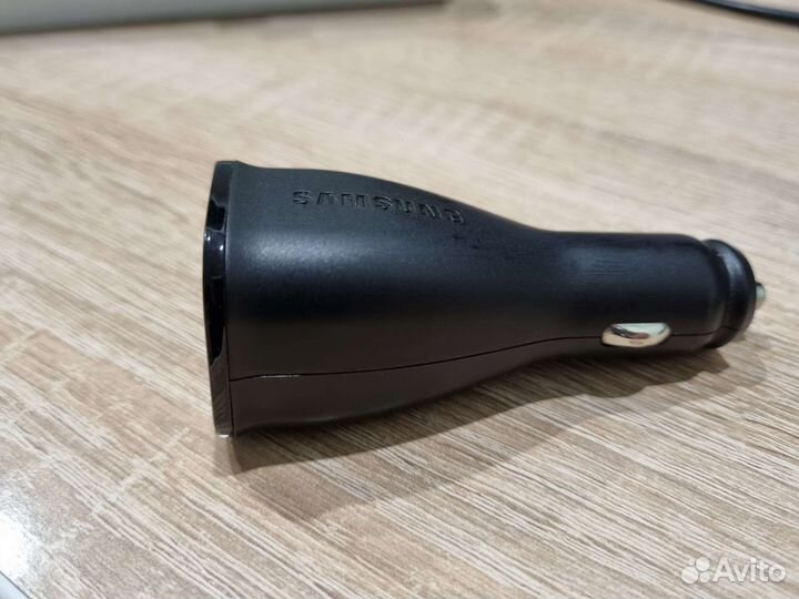 Автомобильное зарядное устройство 2 USB 18W