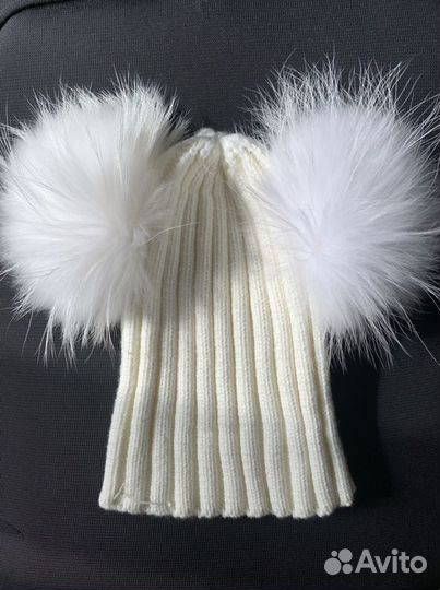 Шапка два помпона