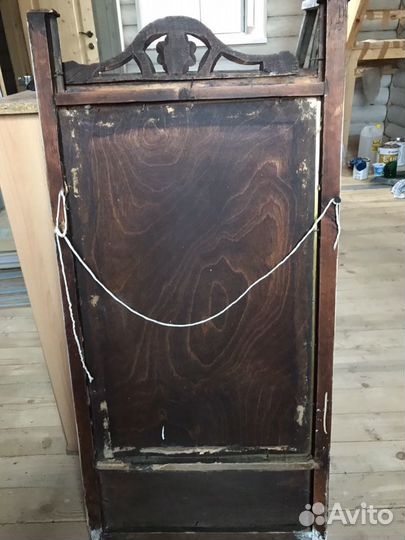 Зеркало старинное в деревянном каркасе