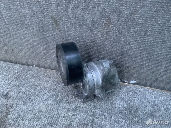 Натяжитель приводного ремня Mercedes W211 W163