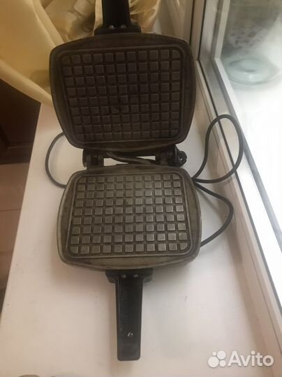 Вафельница электрическая