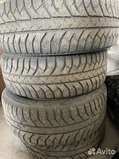 Bridgestone Ice Cruiser 7000 205/60 R16