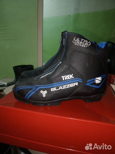 Лыжные ботинки